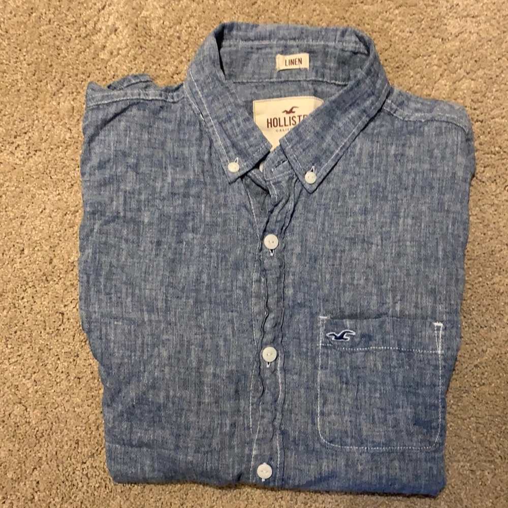 Hollister men’s size small Blue Linen short sleeve button down shirt